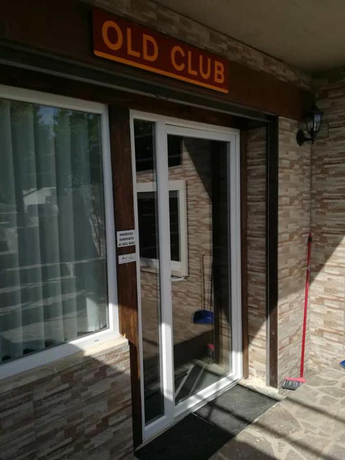 Old Club Casa Vacanze Carlo Trani Aprilia Exterior photo
